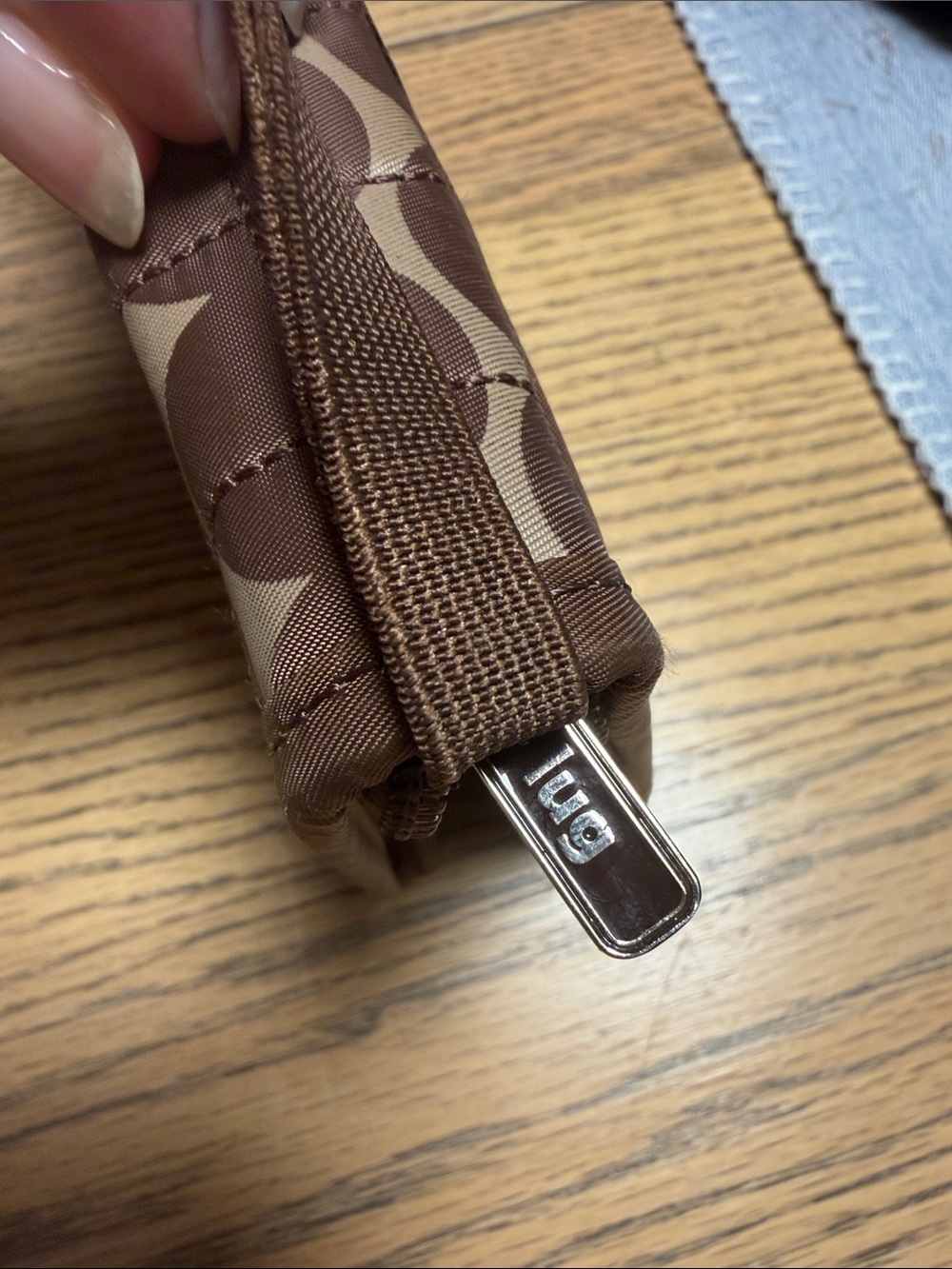 NWOT Lug Tango Quilted Zip Around Travel Wallet. - Picture 6 of 8